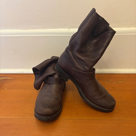 Frye Women’s Boots - Picture 1 of 3